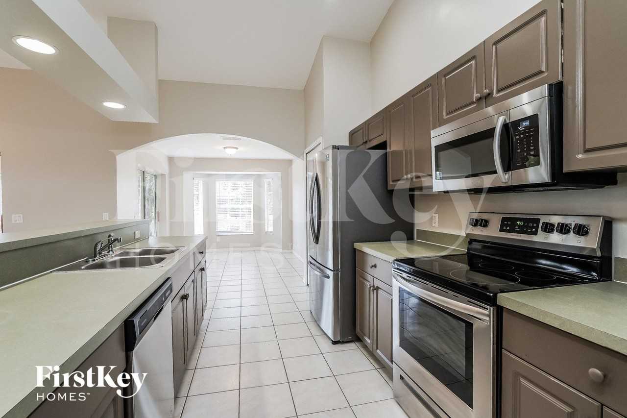 2915 12th St W - Photo 6 of 15