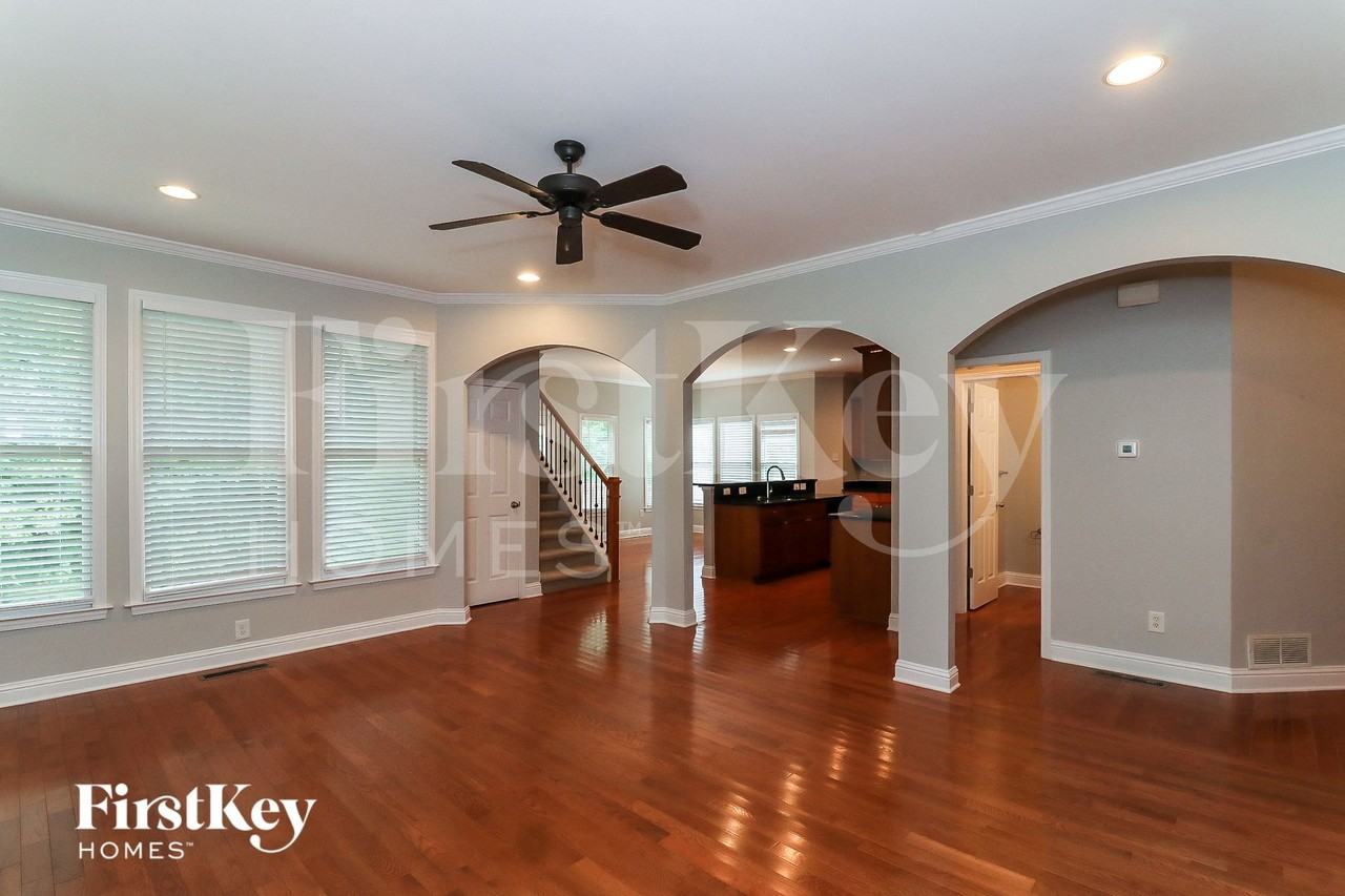 536 Oriole Farm Trl - Photo 2 of 15