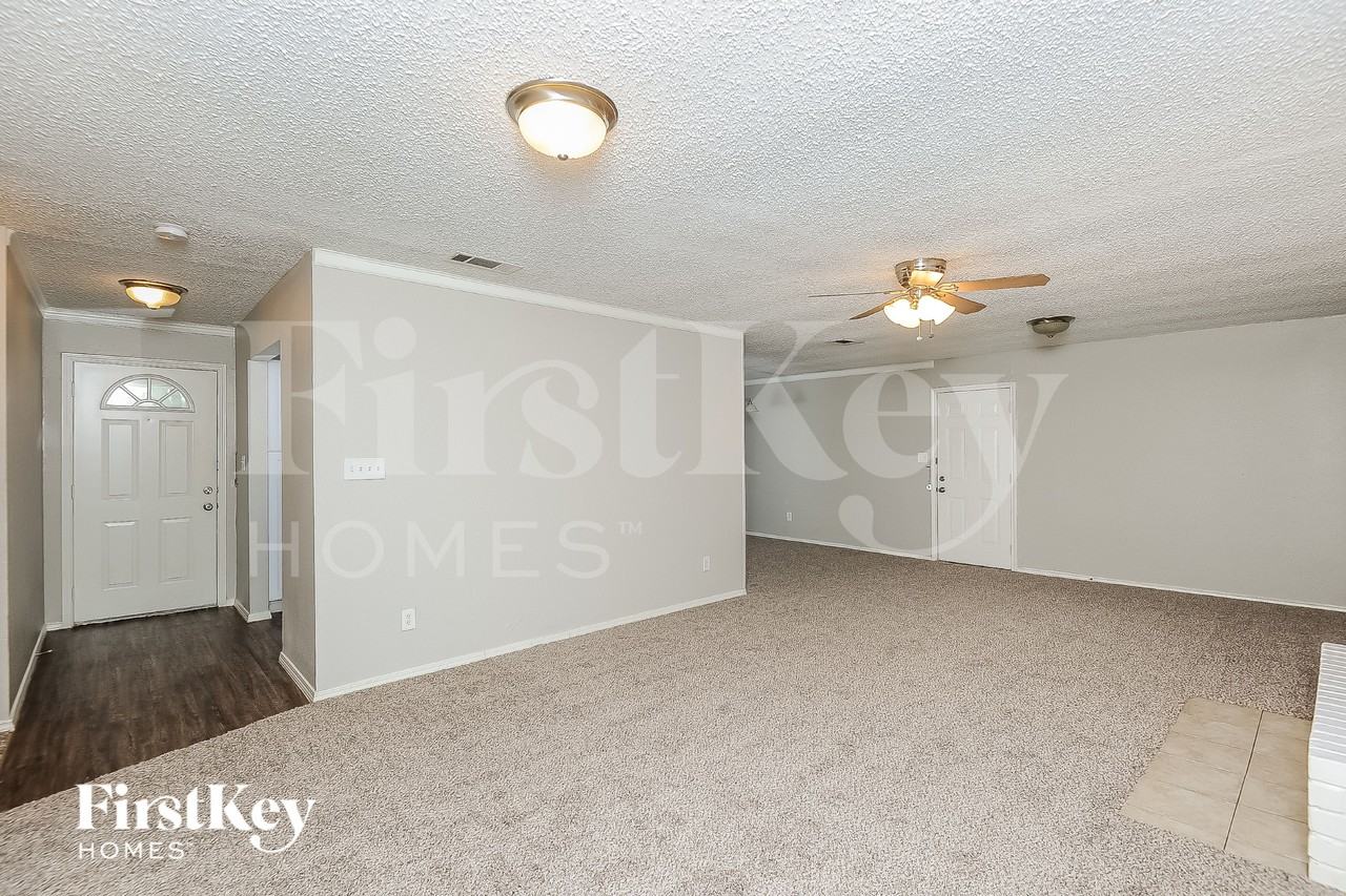 3001 Rufe Snow Dr - Photo 3 of 18