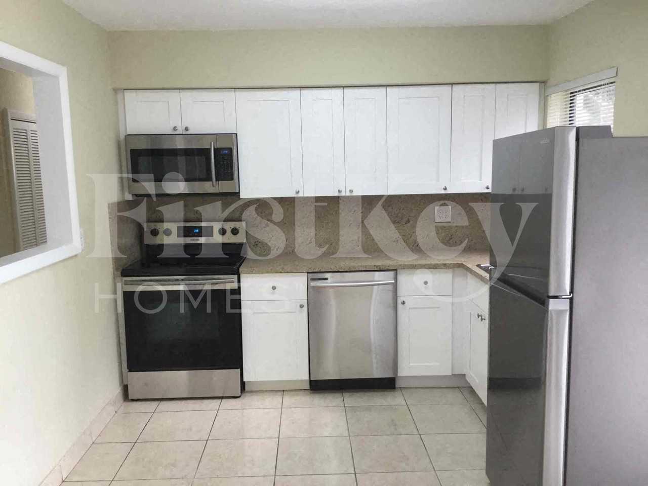 18000 Nwcourt - Photo 5 of 15