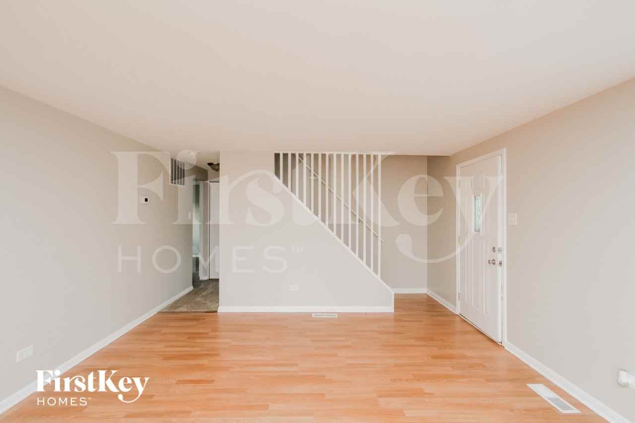 171 Craig Dr W - Photo 3 of 18