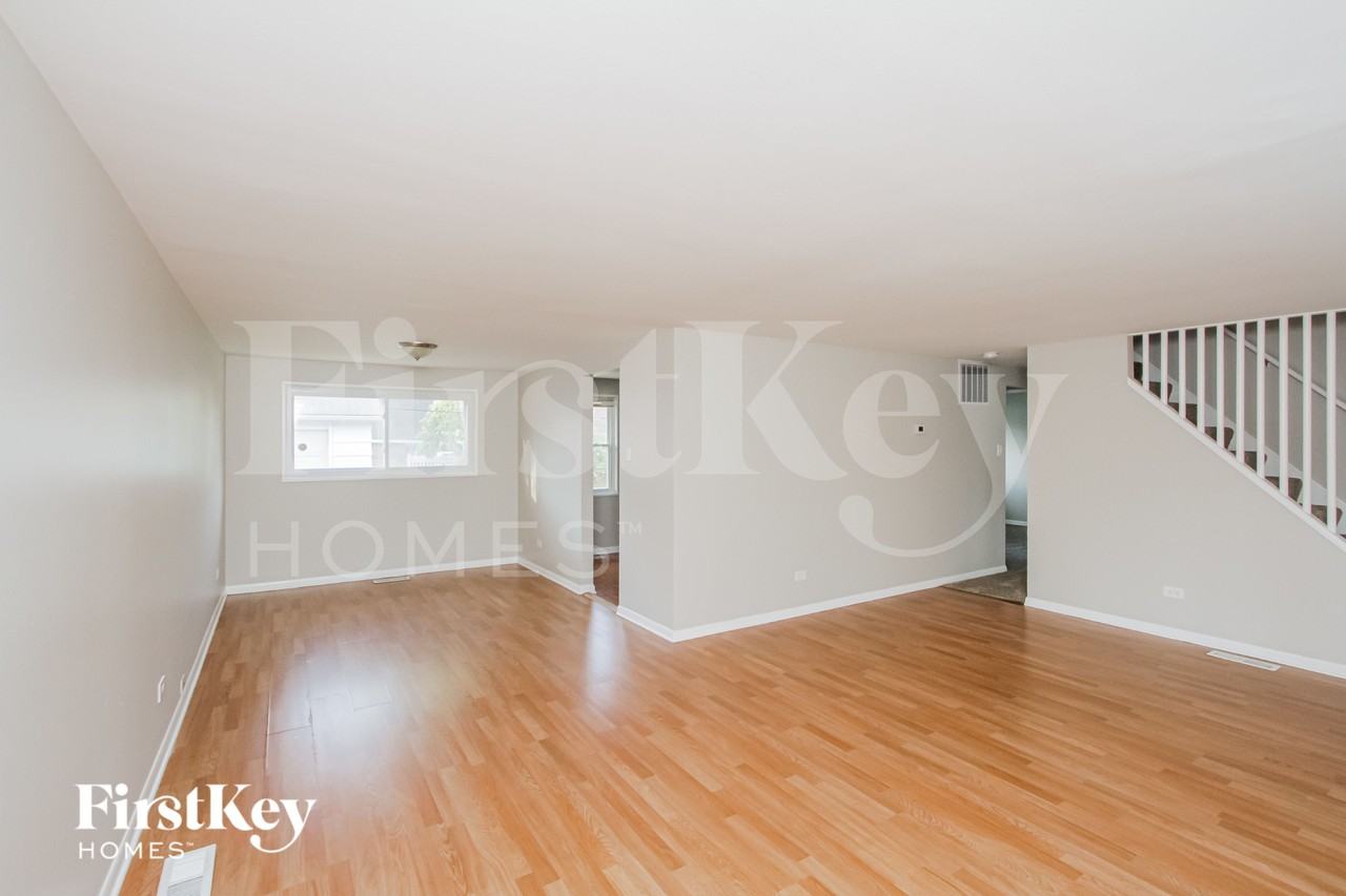 171 Craig Dr W - Photo 6 of 18