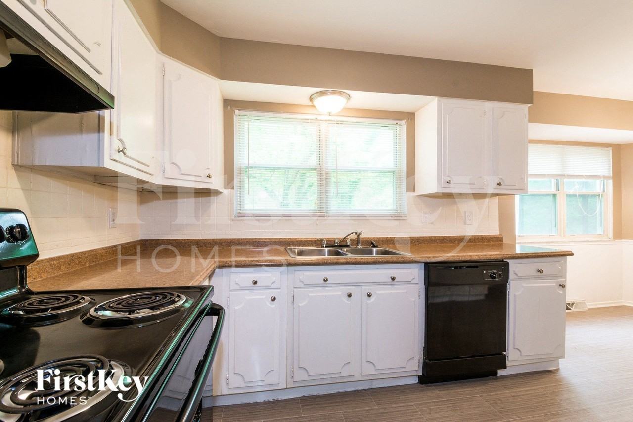 12525 Bay Shore Dr - Photo 4 of 15