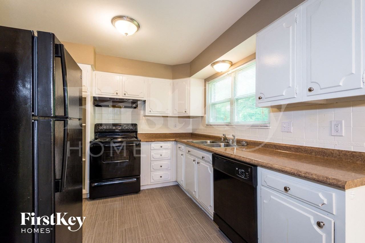 12525 Bay Shore Dr - Photo 5 of 15