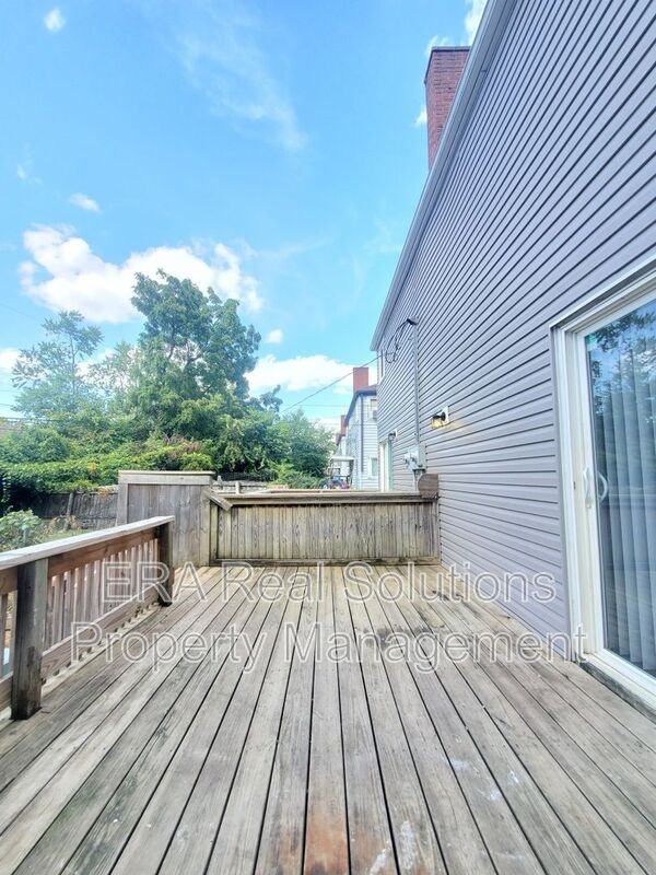 979 Racine Ave - Photo 7 of 21