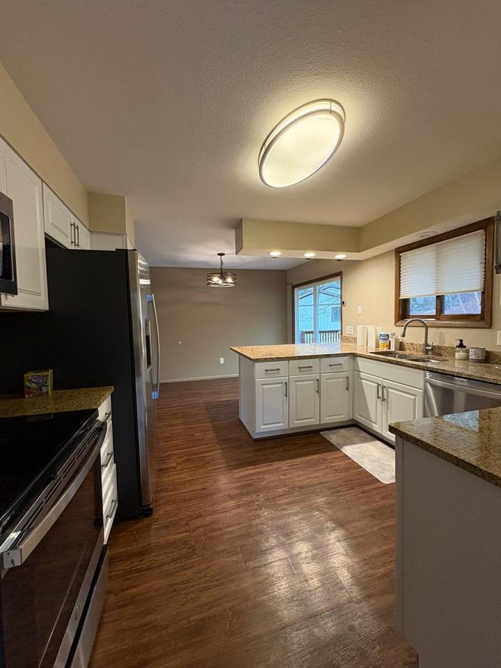 3109 Forsythia Blvd - Photo 6 of 24