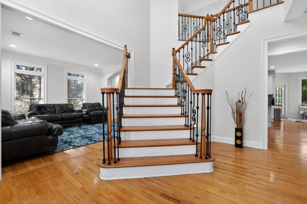 410 Fox Chase Cir - Photo 5 of 44