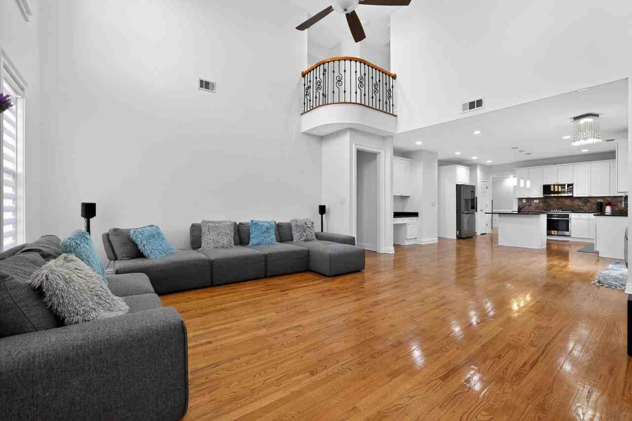 410 Fox Chase Cir - Photo 7 of 44