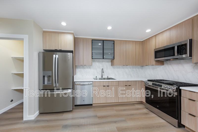 7671 Quakertown Ave - Photo 3 of 16