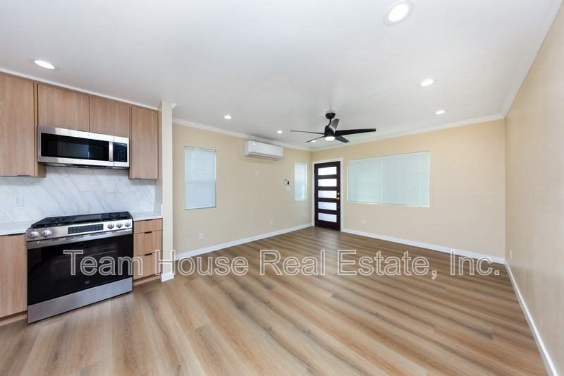 7671 Quakertown Ave - Photo 4 of 16