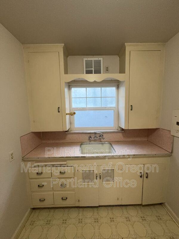 715 Ne 20th Ave #04 - Photo 5 of 18