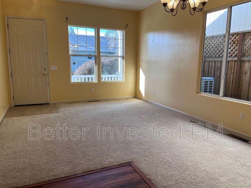 2423 Guerneville Rd - Photo 2 of 27