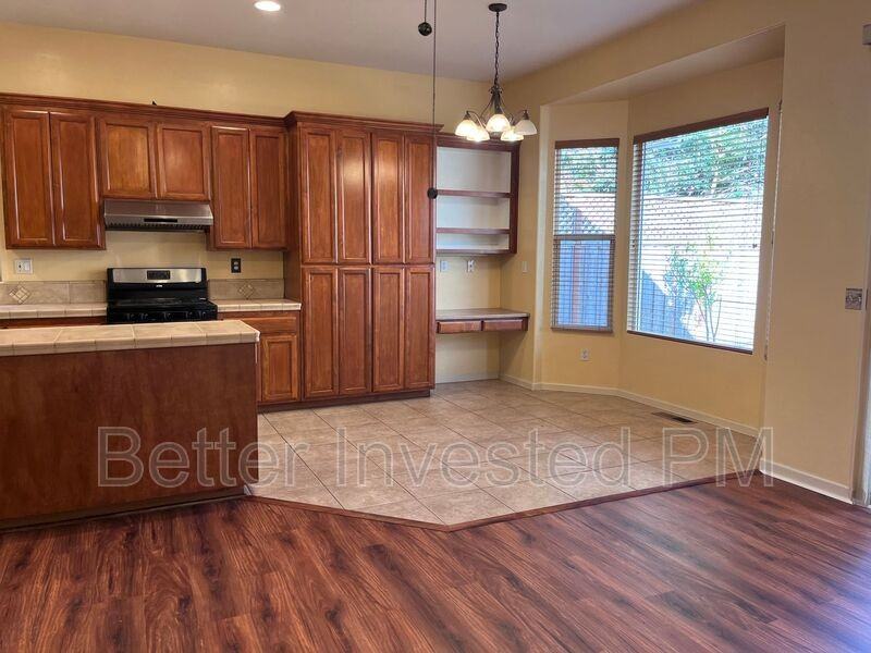 2423 Guerneville Rd - Photo 6 of 27