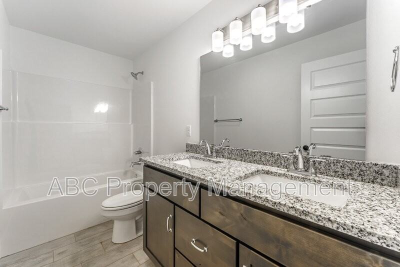 800 Lewis St - Photo 3 of 19