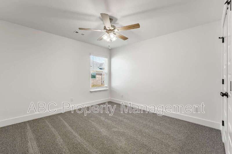 800 Lewis St - Photo 4 of 19