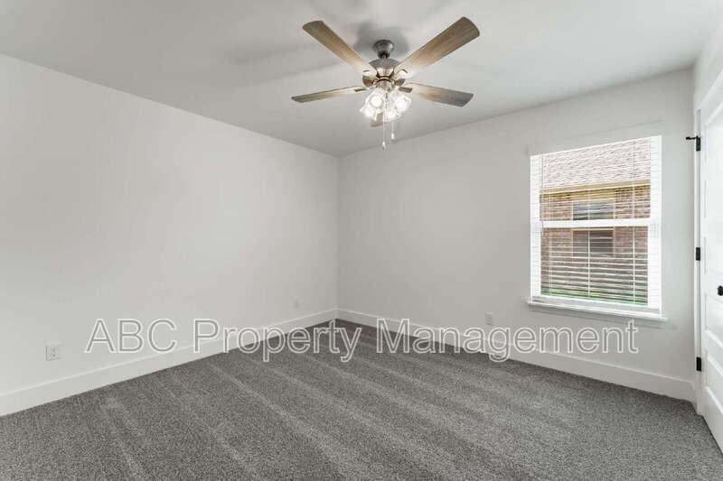 800 Lewis St - Photo 5 of 19