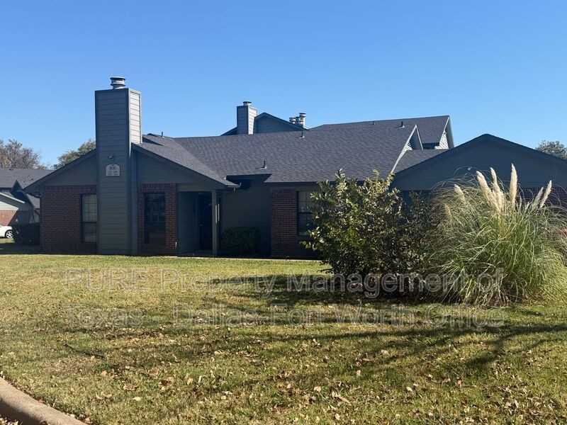 810 810/203 Castleglen Drive - Photo 2 of 23