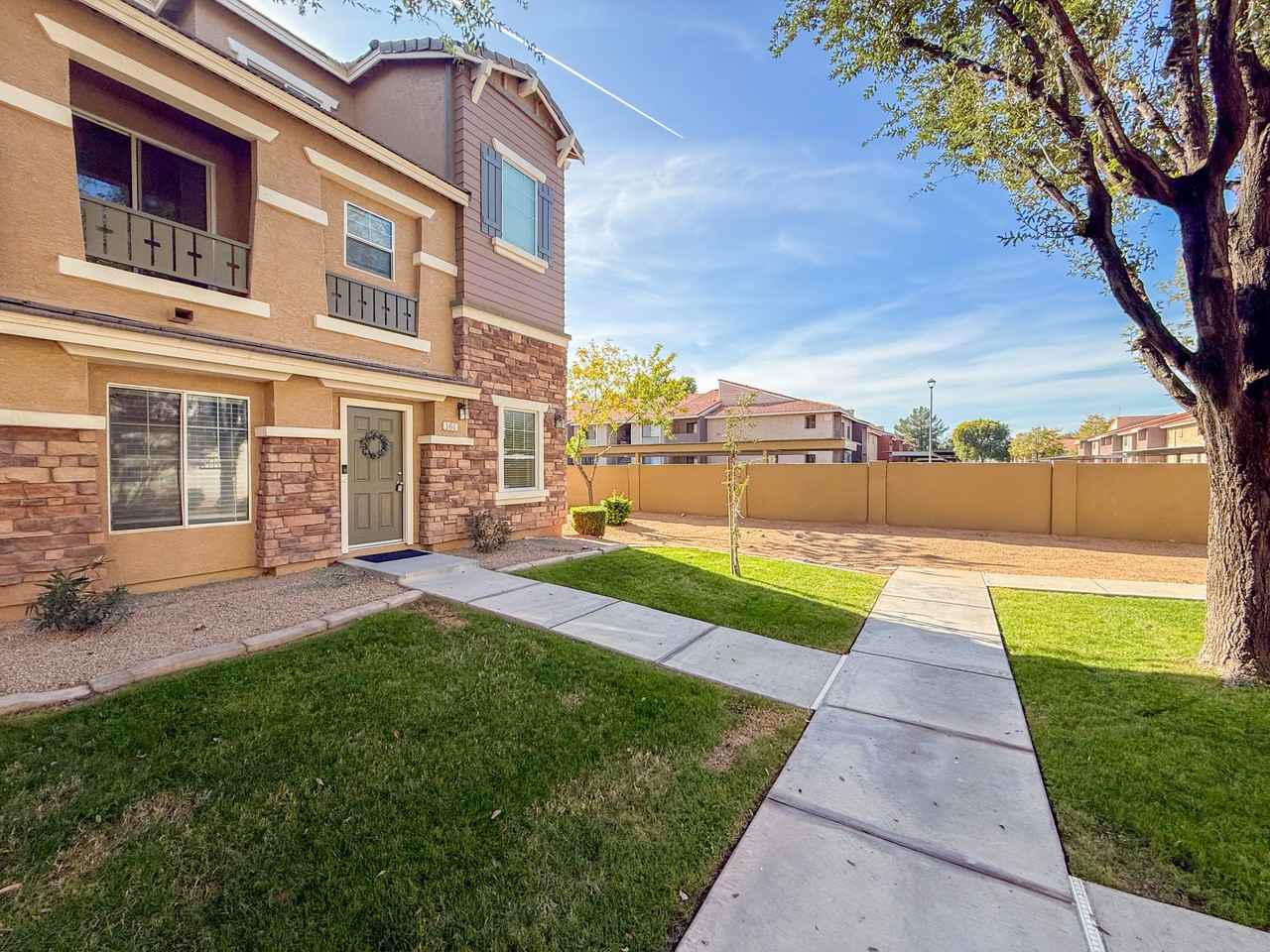 164 W Commerce Ct - Photo 4 of 28