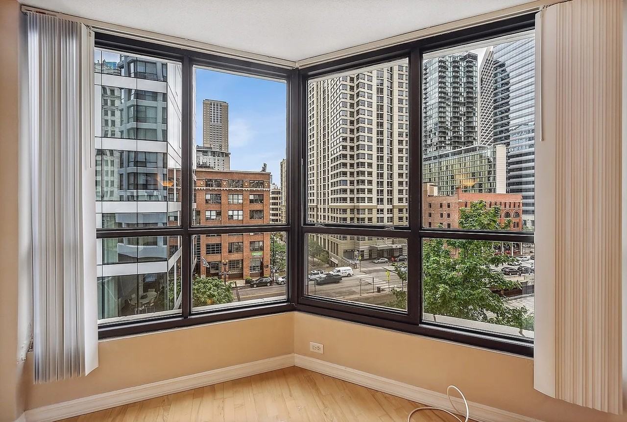 405 N Wabash Ave #104 - Photo 4 of 17