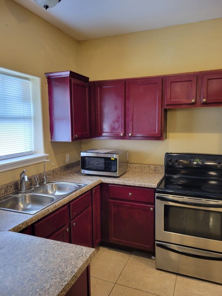 14926 Darbydale Dr - Photo 3 of 16