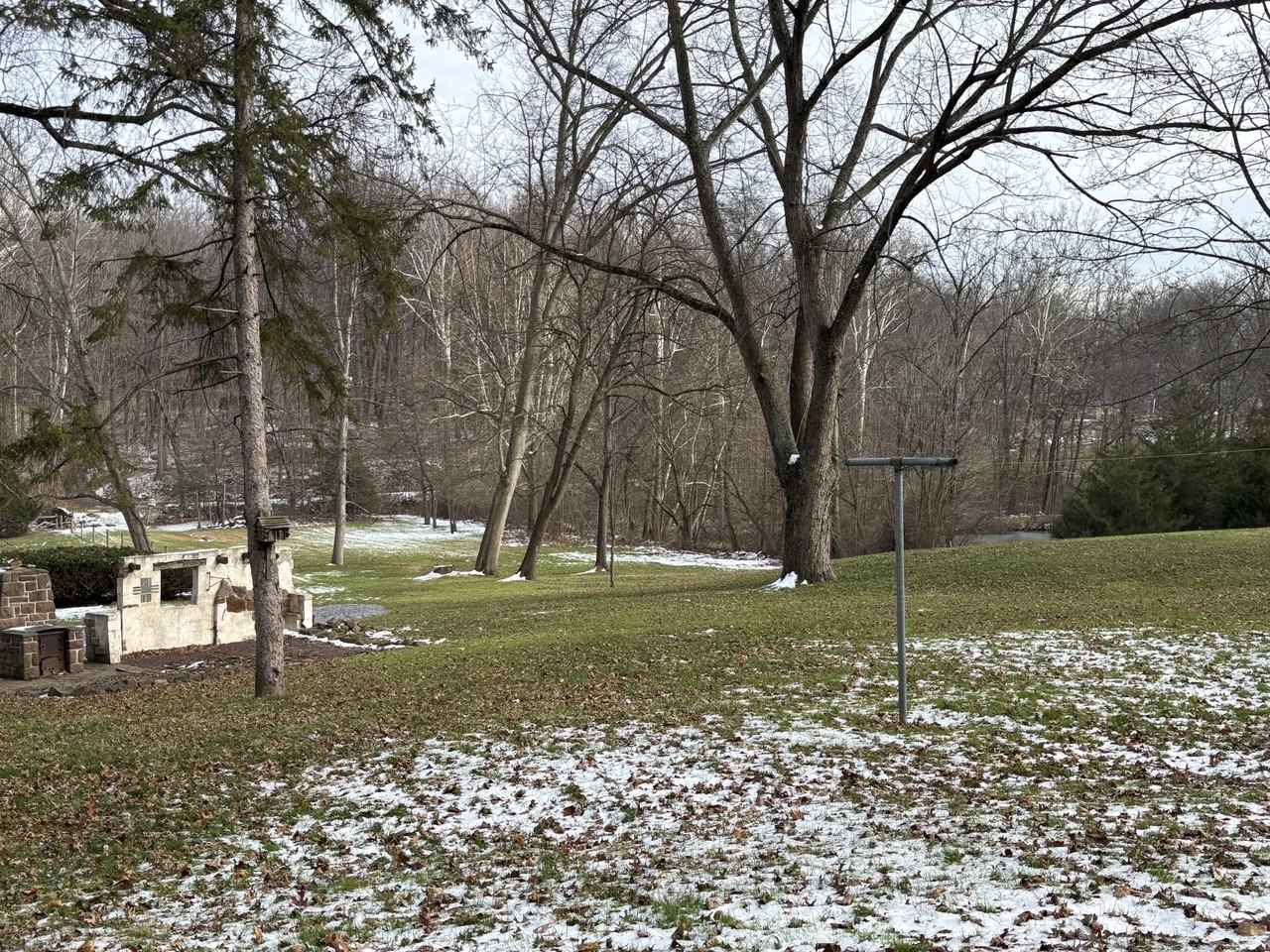 232 Mansion House Rd - Photo 2 of 15