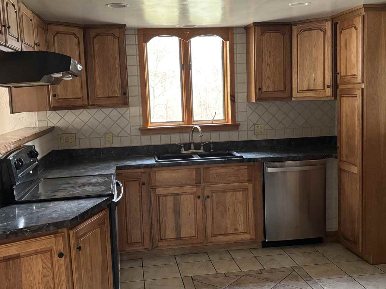 232 Mansion House Rd - Photo 5 of 15