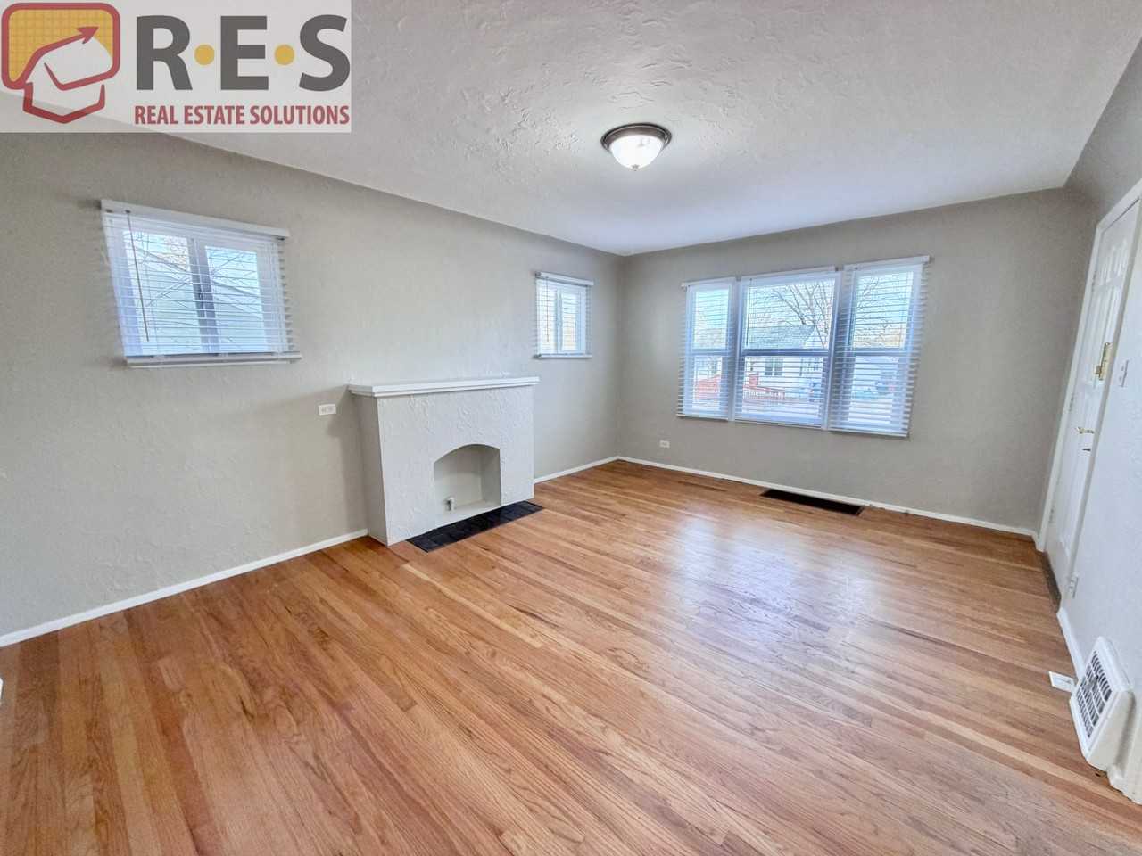 3785 S Grant St - Photo 5 of 20