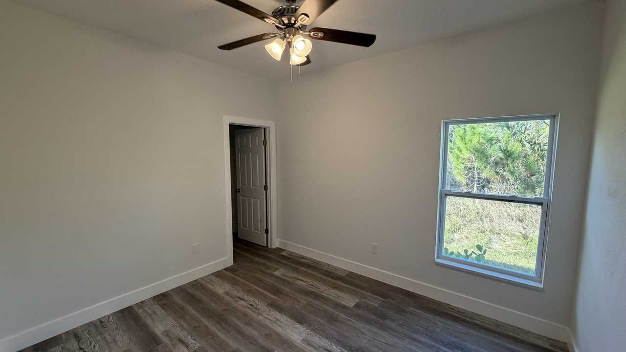 27475 Treadmill Dr - Photo 4 of 20