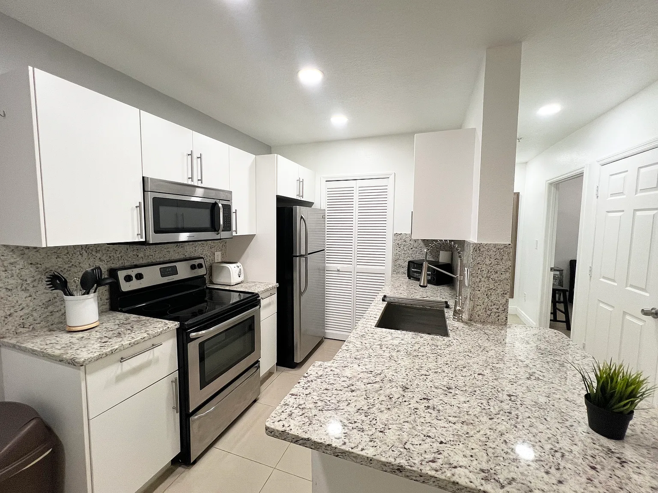 949 Nw Overton St #619 - Photo 6 of 10