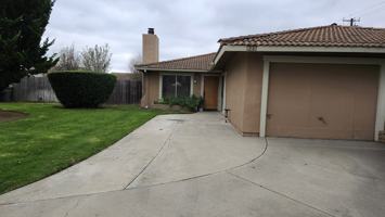 featured image of 925 Oleander St