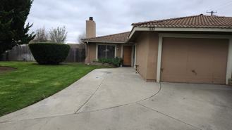 925 Oleander St - Photo 1 of 1