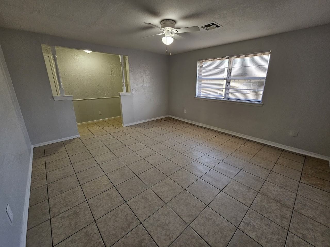 424 Nw 88th St - Photo 3 of 18