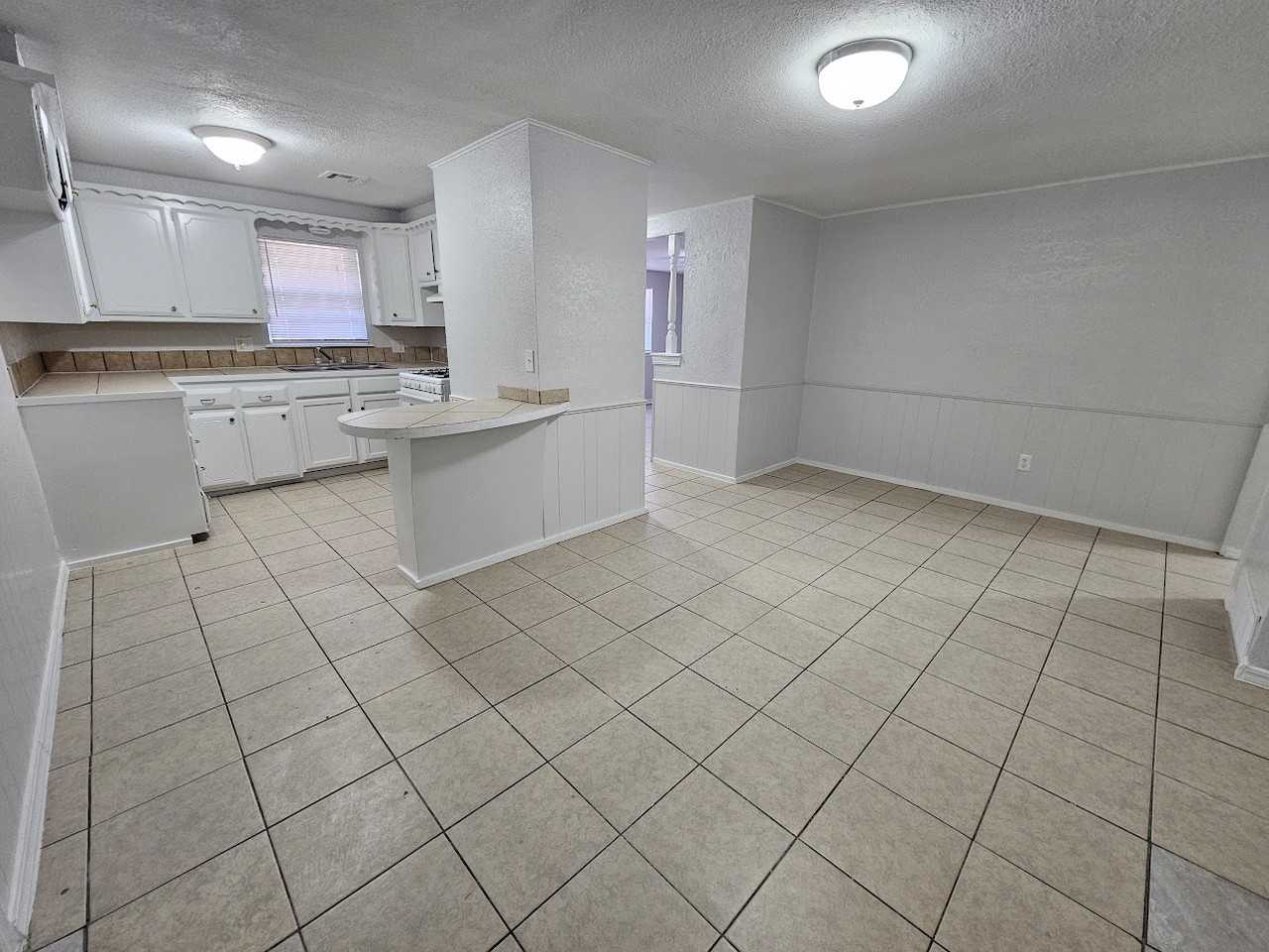 424 Nw 88th St - Photo 6 of 18