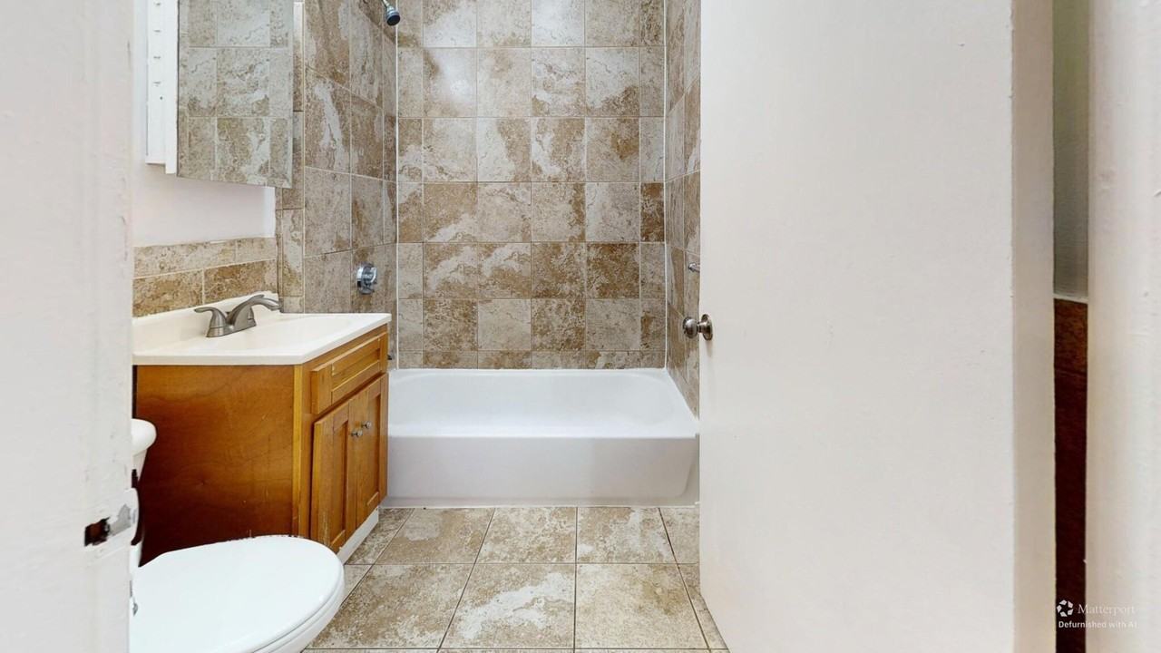 249 Washington St #1 - Photo 4 of 9