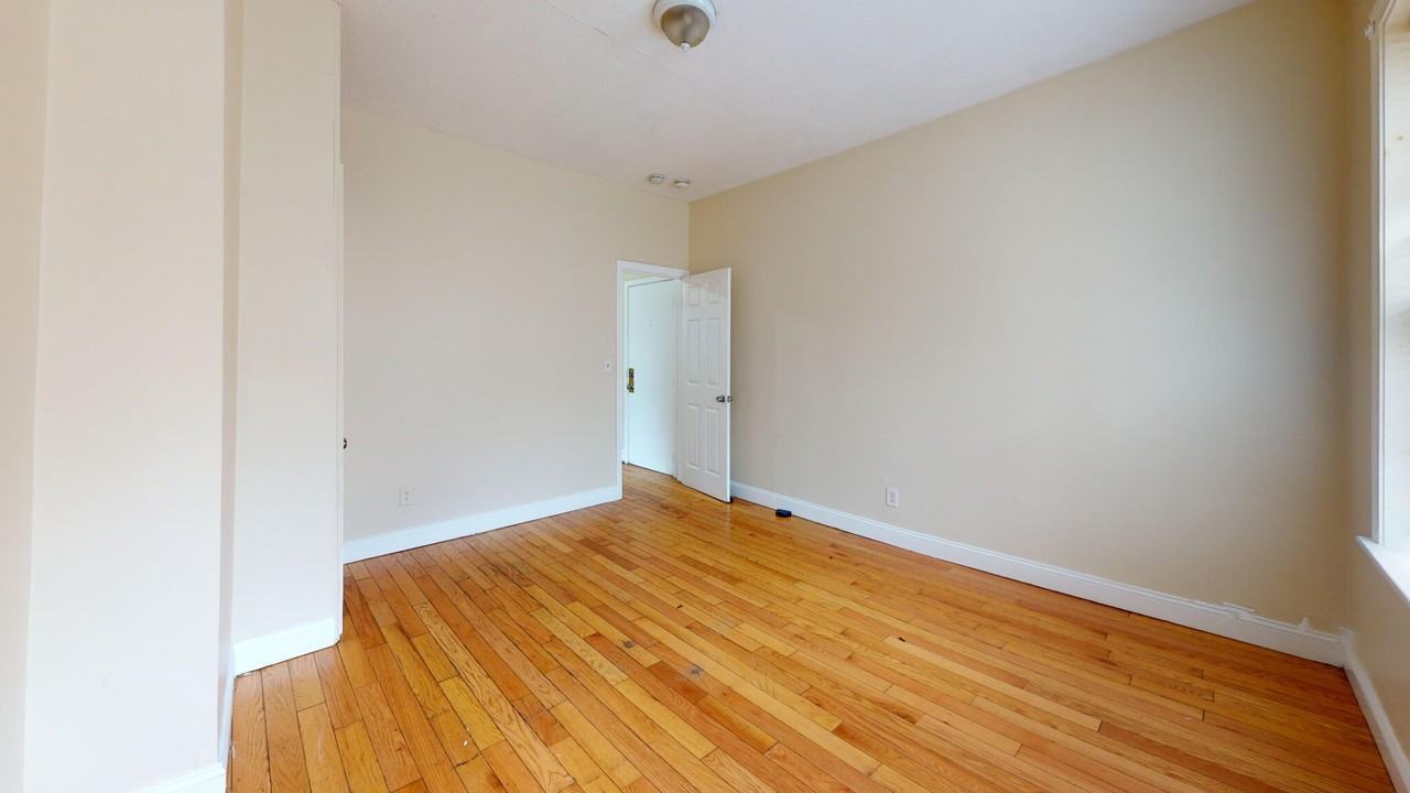 249 Washington St #1 - Photo 5 of 9
