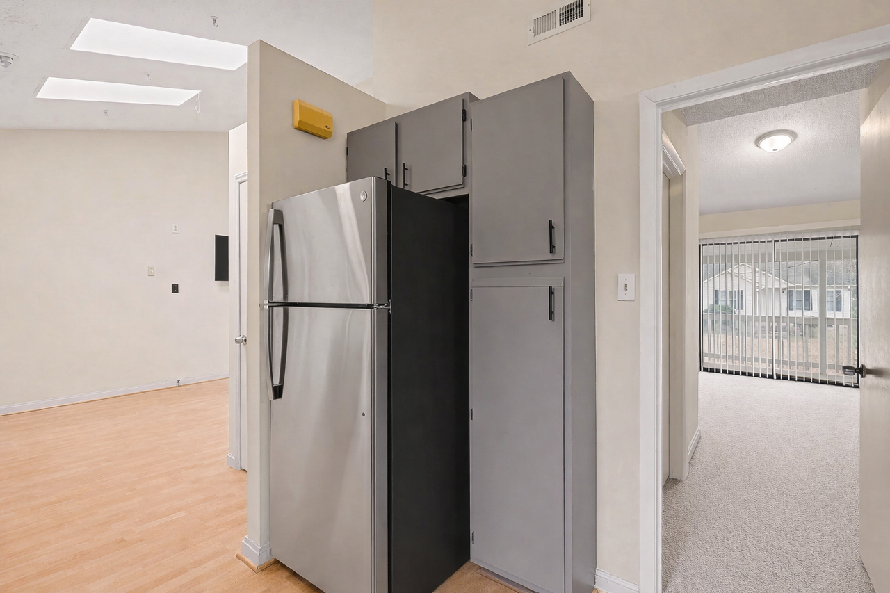 205 Spring St - Photo 7 of 21