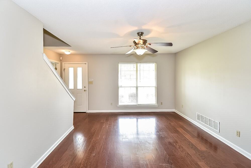 4483 Shadow Glen Cv - Photo 6 of 17