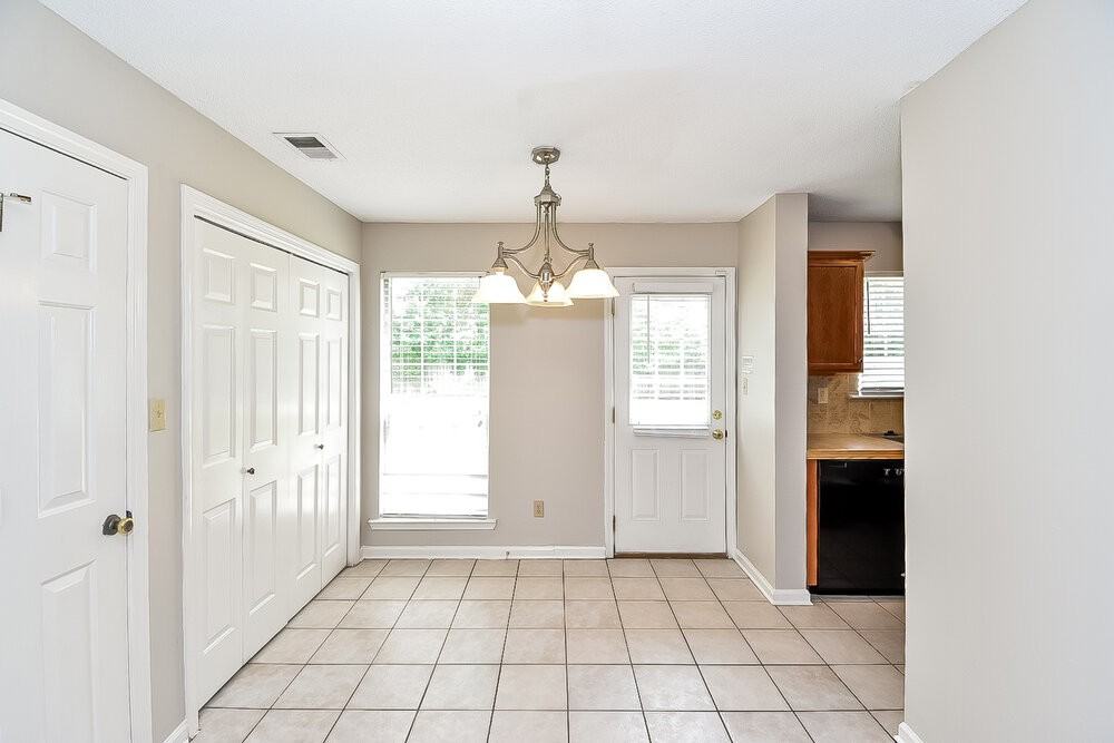 4483 Shadow Glen Cv - Photo 7 of 17