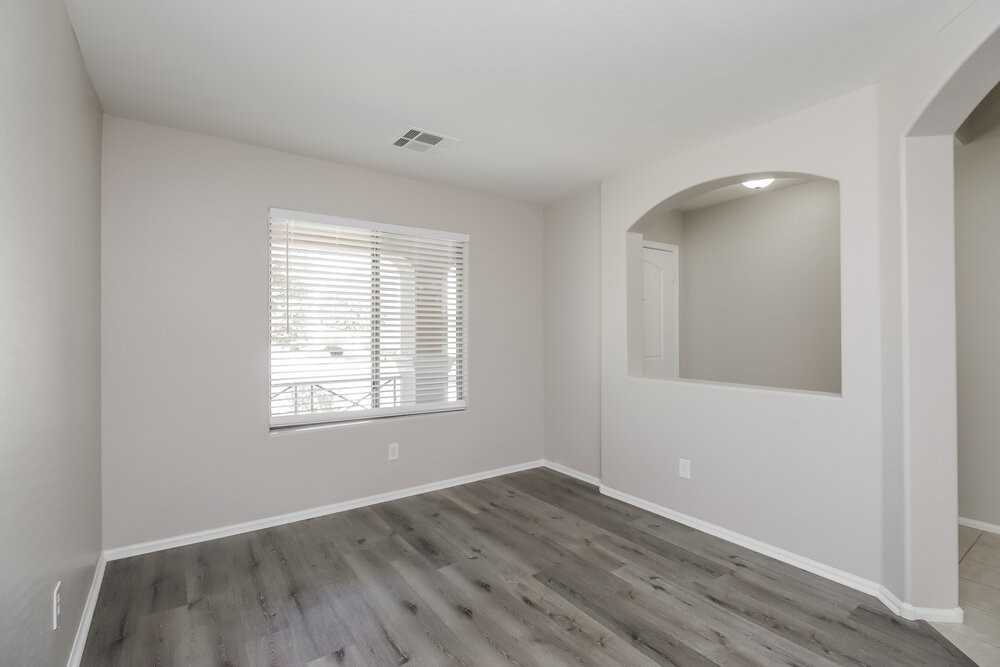 10223 W Gross Ave - Photo 6 of 16