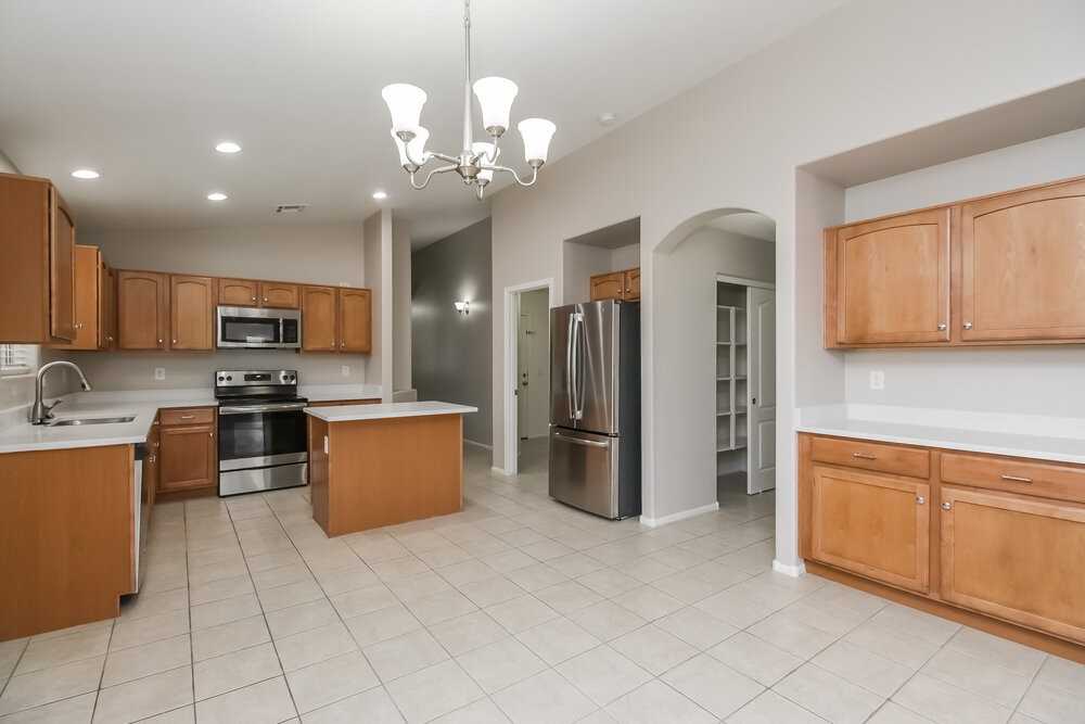 10223 W Gross Ave - Photo 7 of 16