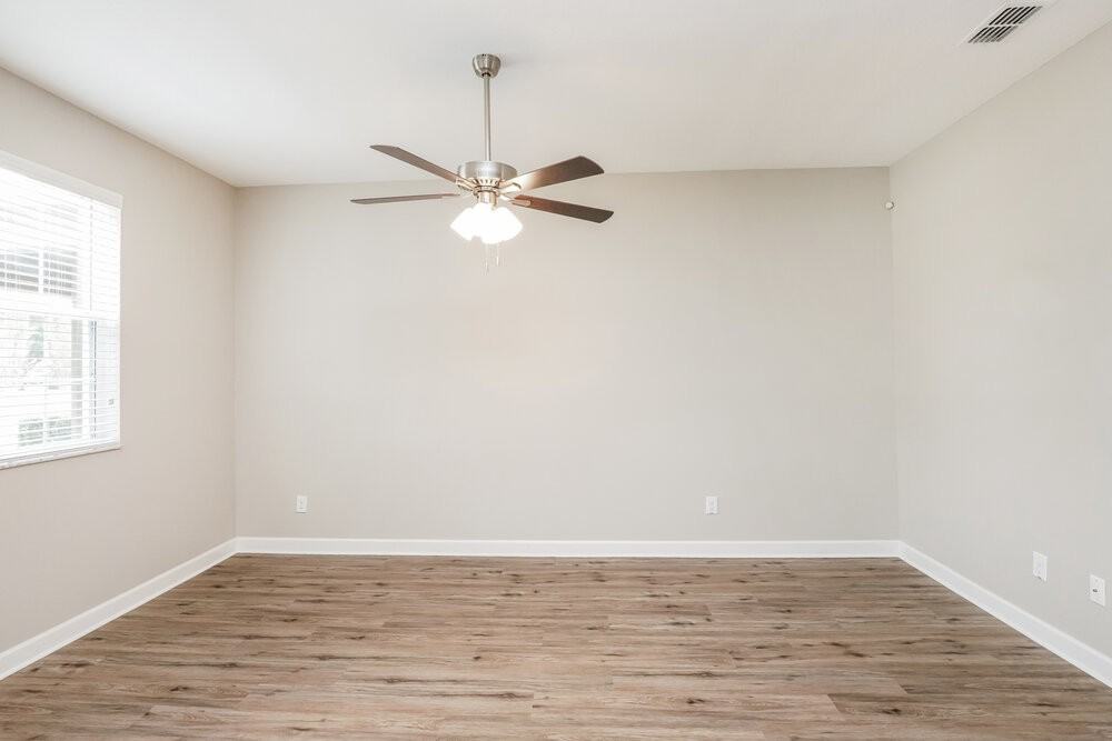 9138 Savannah Grove Ln - Photo 4 of 17