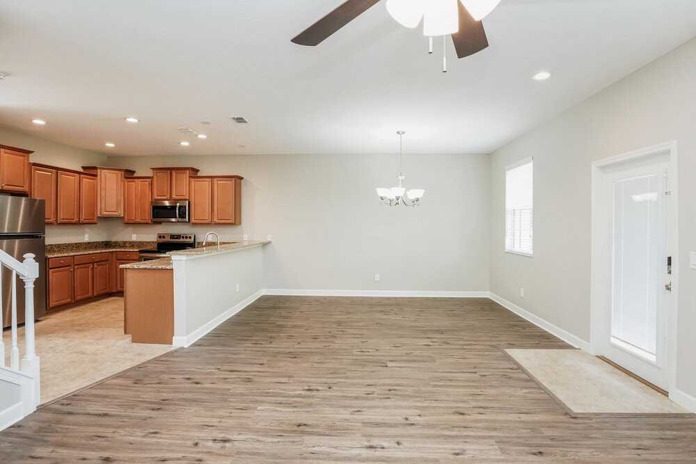 9138 Savannah Grove Ln - Photo 5 of 17