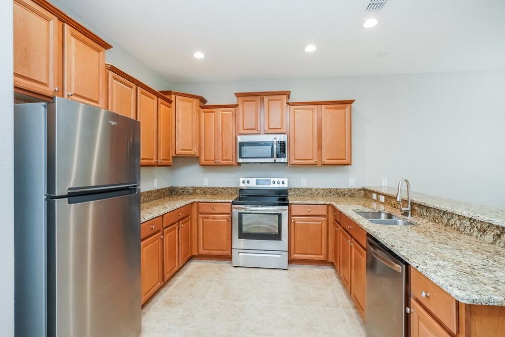 9138 Savannah Grove Ln - Photo 7 of 17