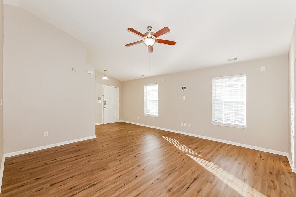 648 Cloverfield Ln - Photo 5 of 16