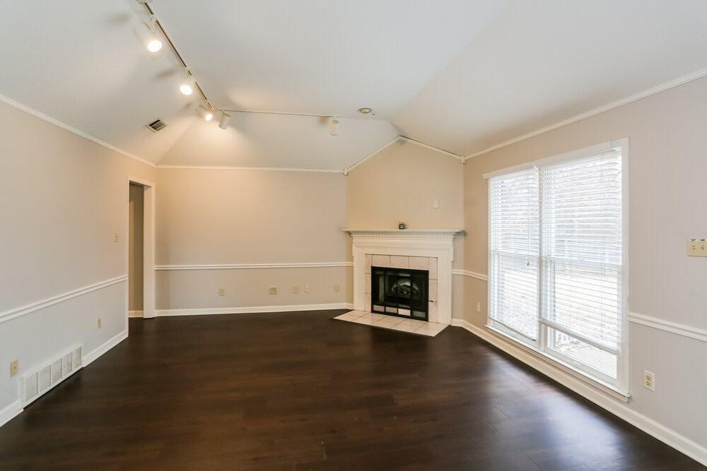 8674 Leaf Manor Cv - Photo 3 of 16