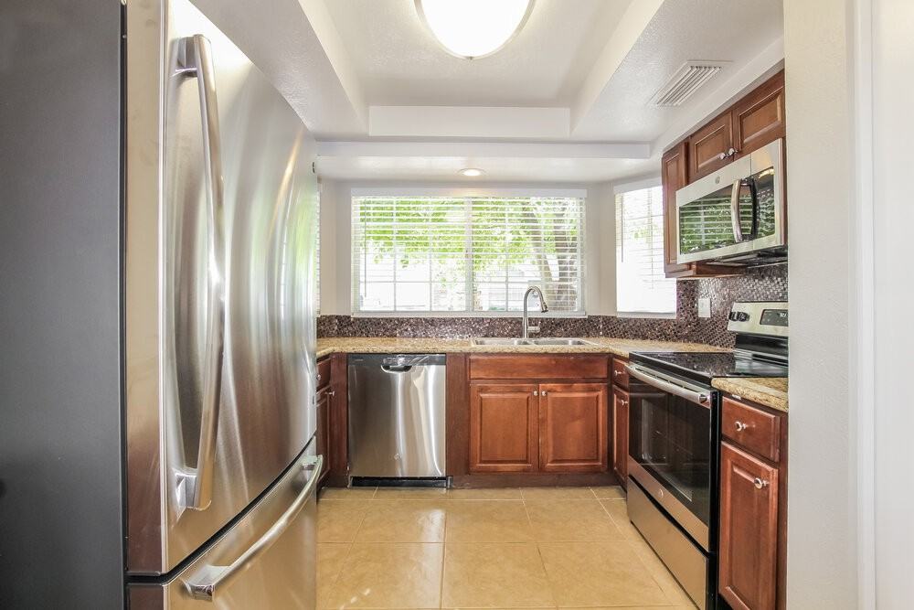 3552 E Le Marche Ave - Photo 7 of 17