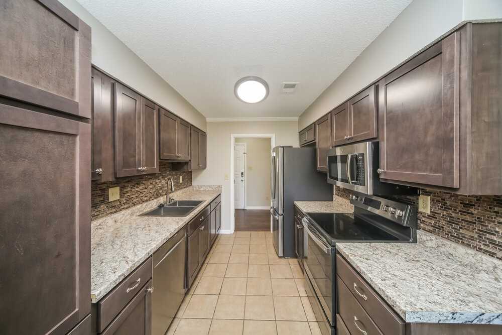 5180 Plum Tree Dr - Photo 7 of 16