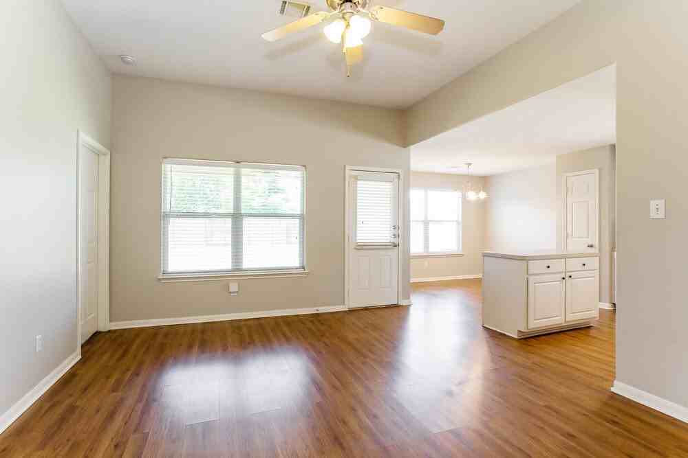 4719 San Antonio River Dr - Photo 4 of 16