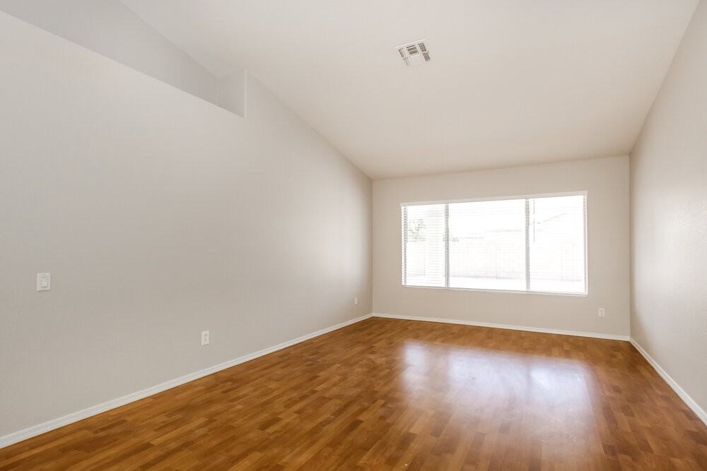 6402 W Potter Dr - Photo 3 of 16