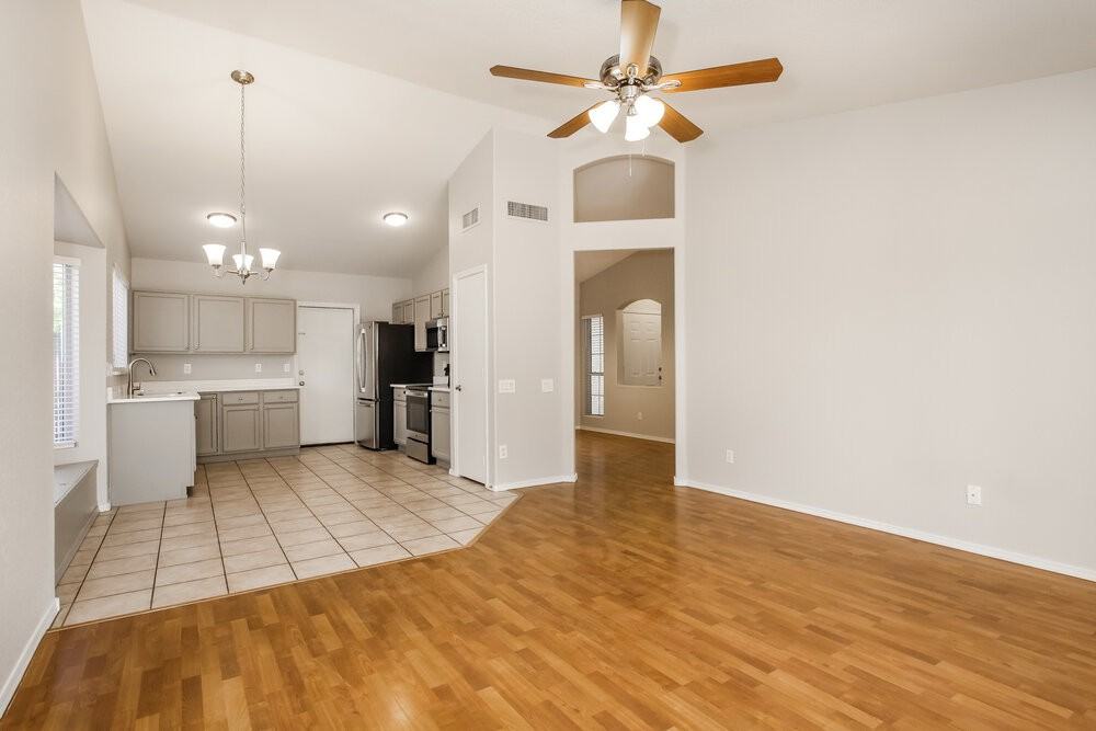 6402 W Potter Dr - Photo 5 of 16